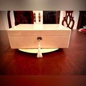 Beautiful Burl Ivory Wood Jewelry Box w/Lock & Key, 1970s Vintage, Excel Cond.